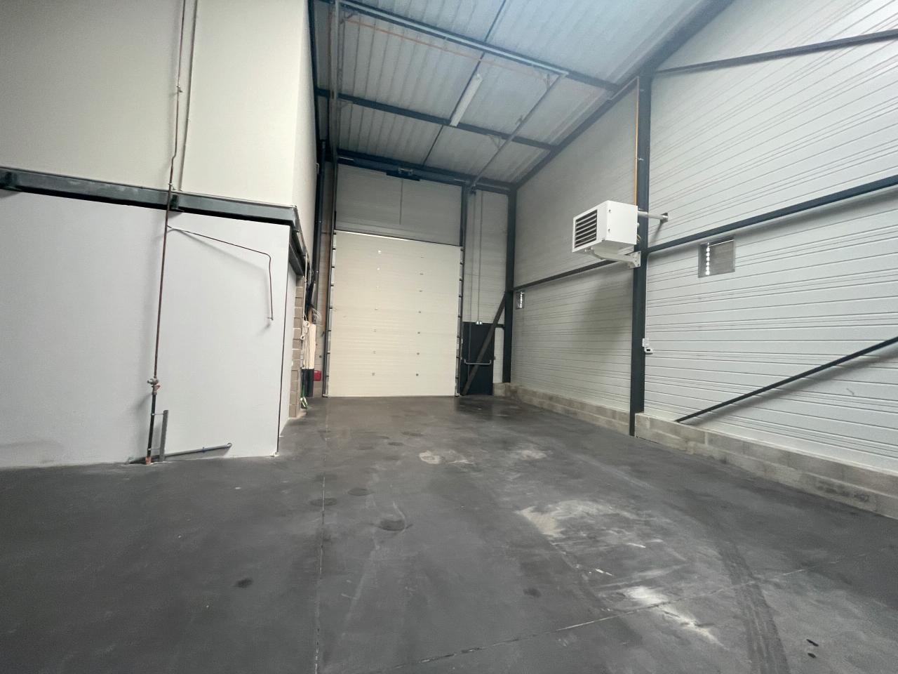 Local d'activité Saint-Fons 300m² Location local d'activité Saint-Fons Rhône OLACT2534054 3